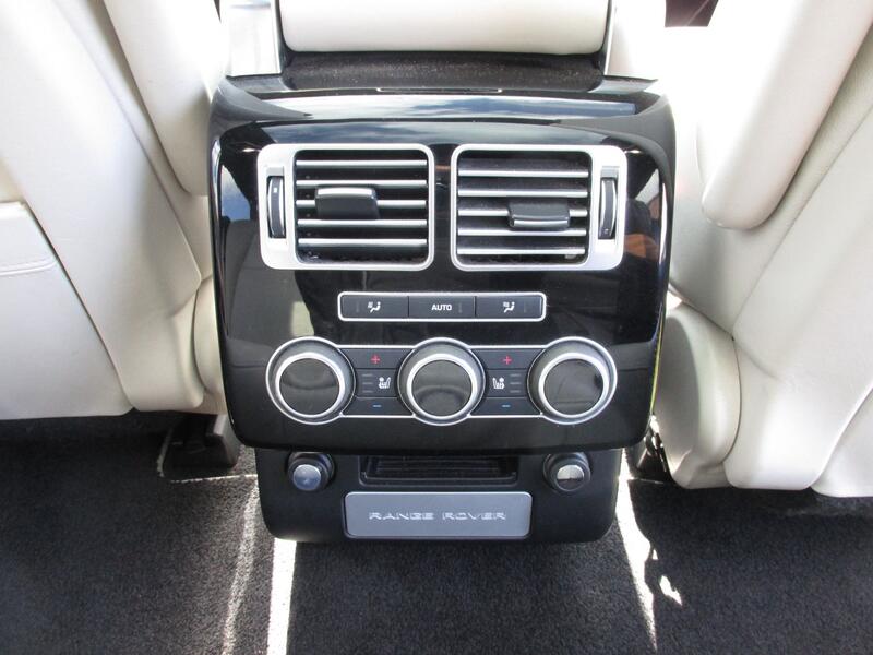 LAND ROVER RANGEROVER VOGUE 4.4 Autobiography  2017