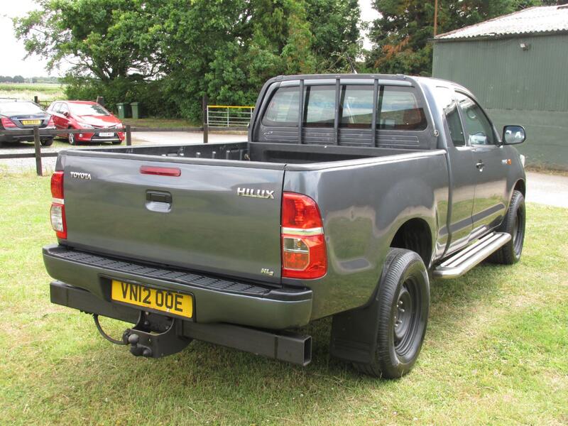 TOYOTA HILUX HL2 4X4 D-4D ECB 2012