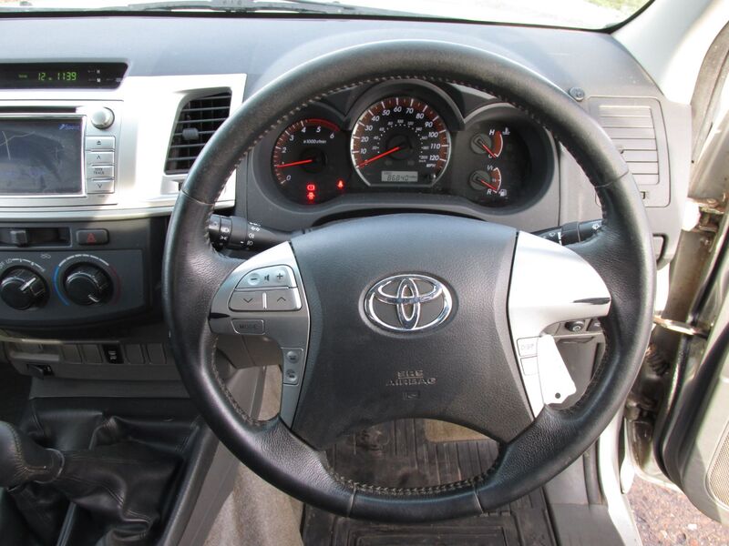 TOYOTA HILUX HL3 4X4 D-4D DCB 2012