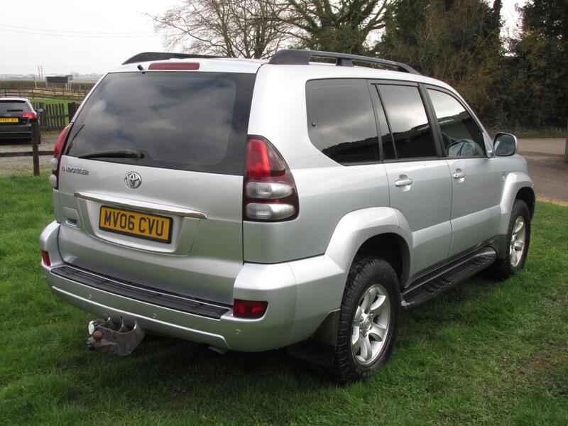 TOYOTA LAND CRUISER 3.0 D-4D Invincible Manual  2006