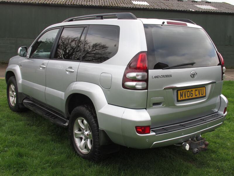 TOYOTA LAND CRUISER 3.0 D-4D Invincible Manual  2006