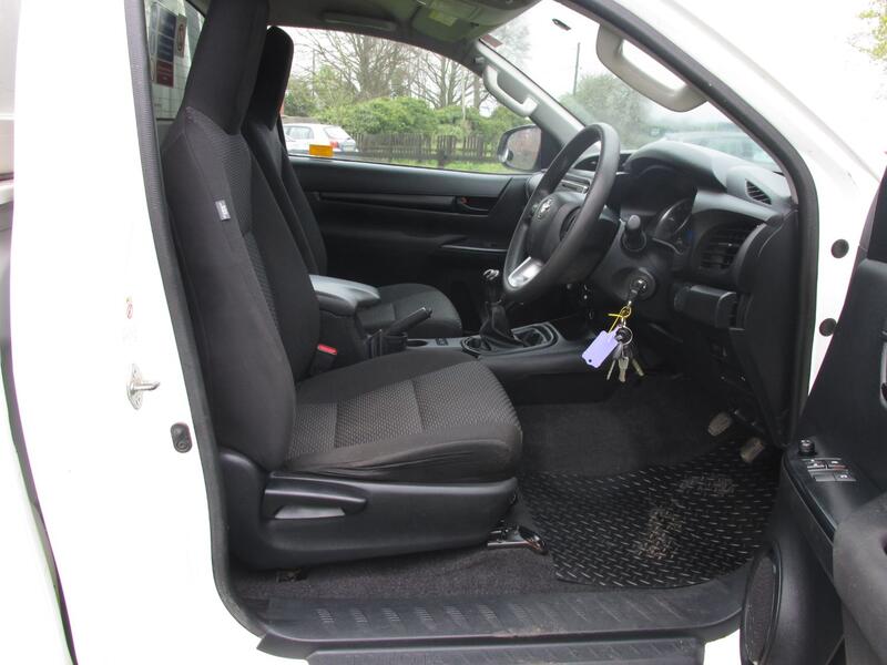 TOYOTA HILUX Active 2.4 4X4 D-4D Single Cab 2018