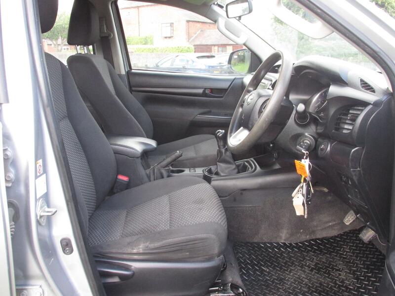TOYOTA HILUX ACTTIVE 4X4 2.4 D-4D DCB 2018