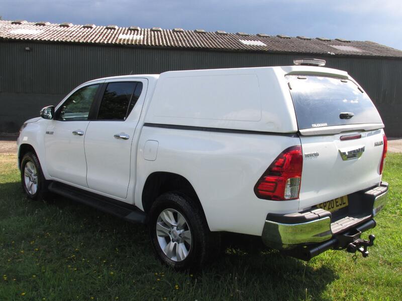 TOYOTA HILUX ICON 4X4 D-4D Double Cab 2.4 Auto 2020