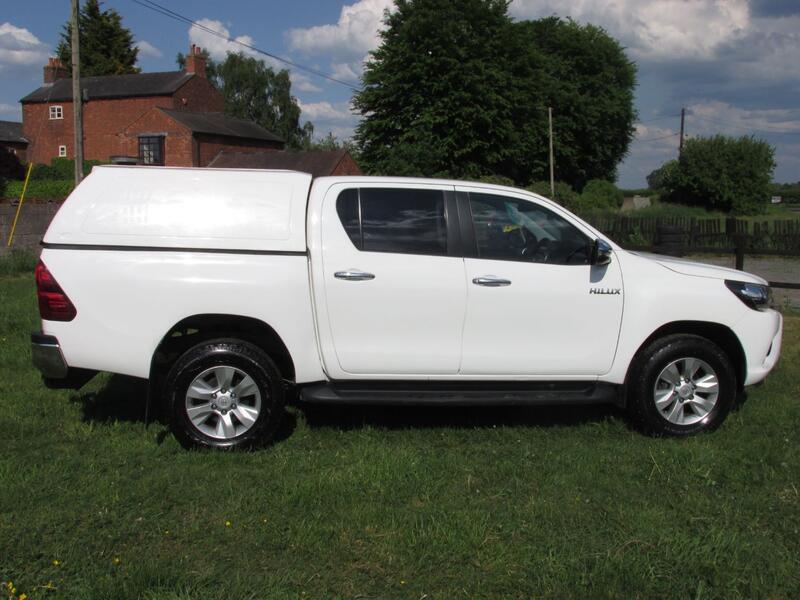 TOYOTA HILUX ICON 4X4 D-4D Double Cab 2.4 Auto 2020