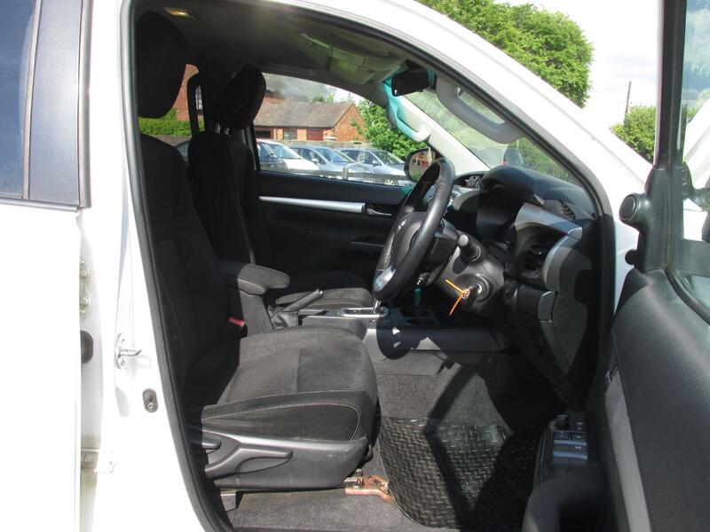 TOYOTA HILUX ICON 4X4 D-4D Double Cab 2.4 Auto 2020