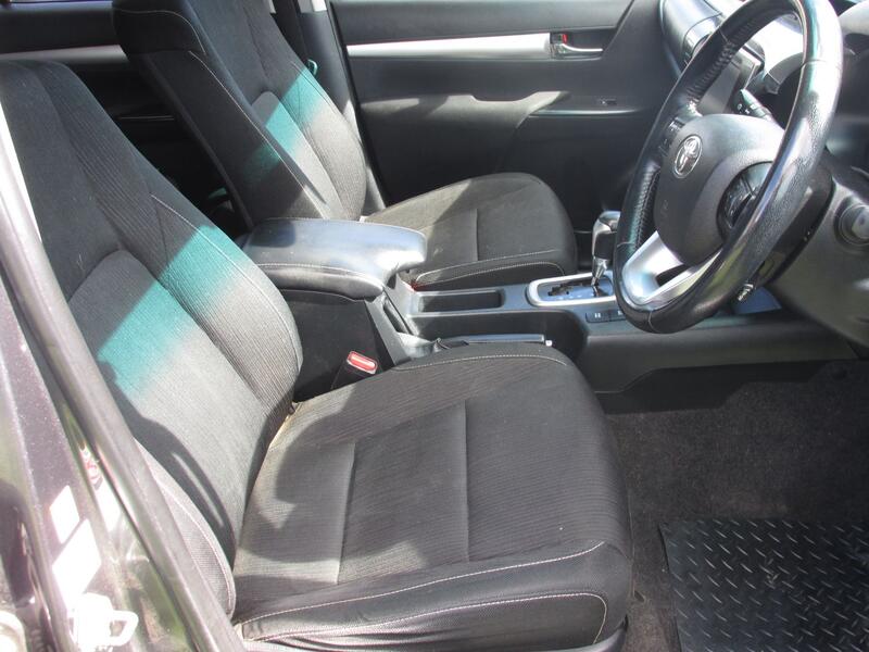 TOYOTA HILUX INVINCIBLE 4X4 D-4D DCB 2018