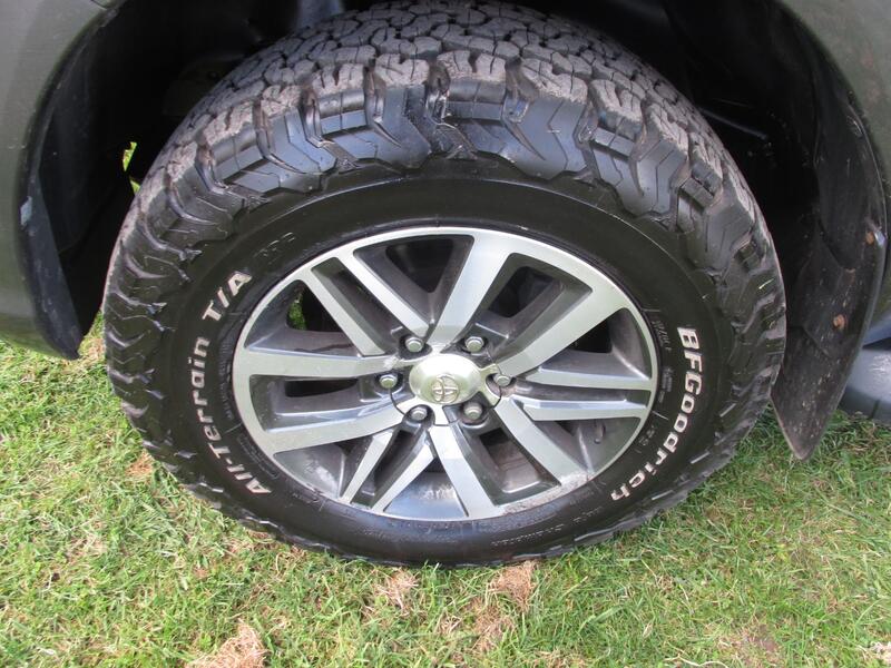 TOYOTA HILUX INVINCIBLE 4X4 D-4D DCB 2018