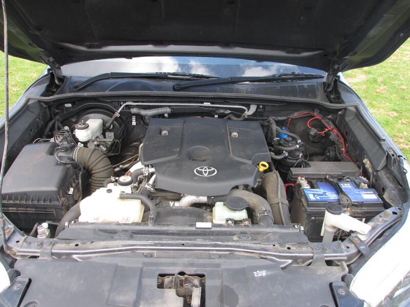 TOYOTA HILUX INVINCIBLE 4X4 D-4D DCB 2018