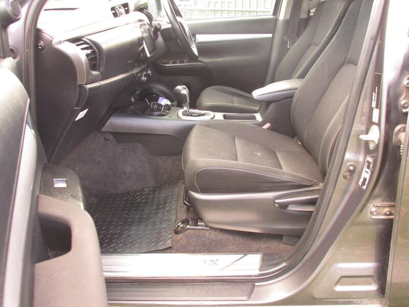 TOYOTA HILUX INVINCIBLE 4X4 D-4D DCB 2018