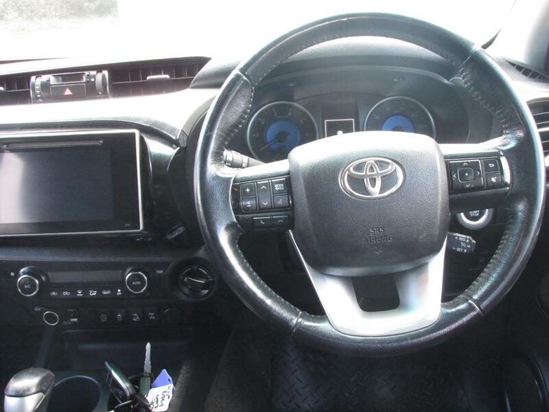TOYOTA HILUX INVINCIBLE 4X4 D-4D DCB 2018