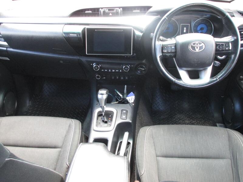 TOYOTA HILUX INVINCIBLE 4X4 D-4D DCB 2018