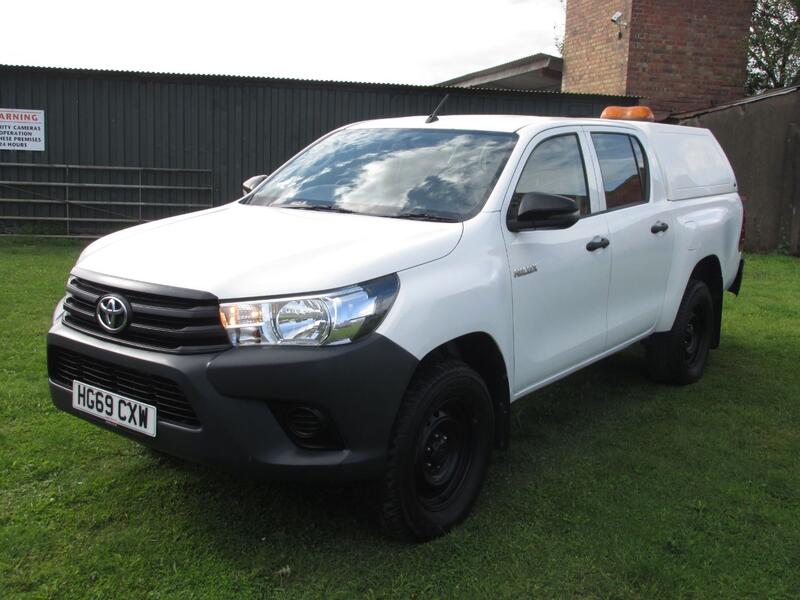 TOYOTA HILUX Active 4X4 D-4D DCB 2019