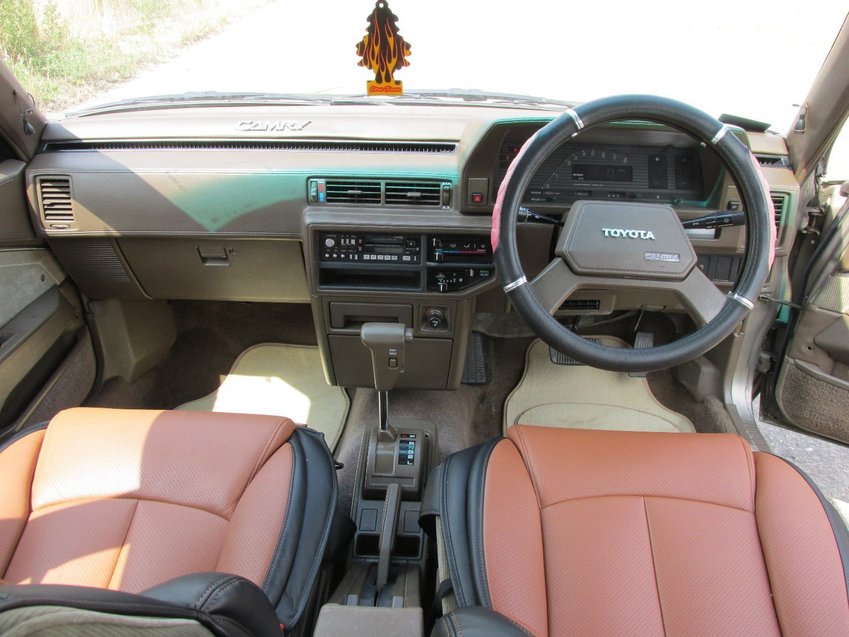 TOYOTA CAMRY EXECUTIVE 1986