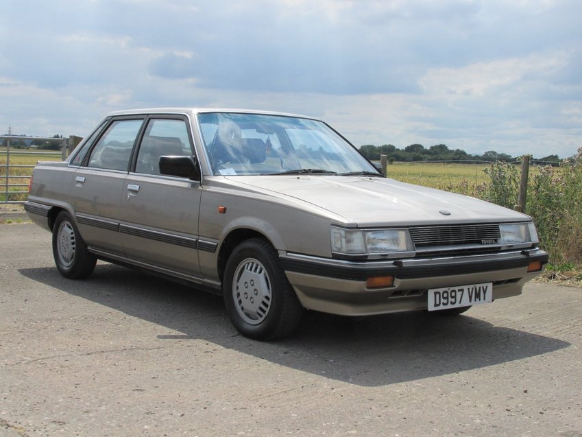 TOYOTA CAMRY EXECUTIVE 1986