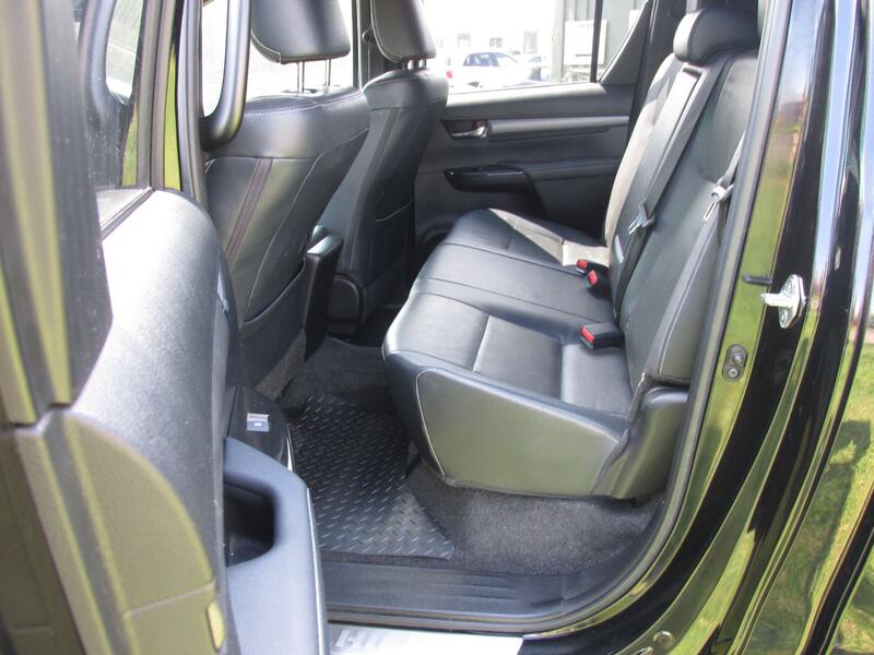 TOYOTA HILUX 2.8 Invincible X D4D 4WD 2021