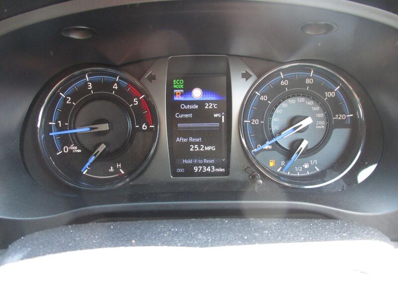TOYOTA HILUX 2.8 Invincible X D4D 4WD 2021