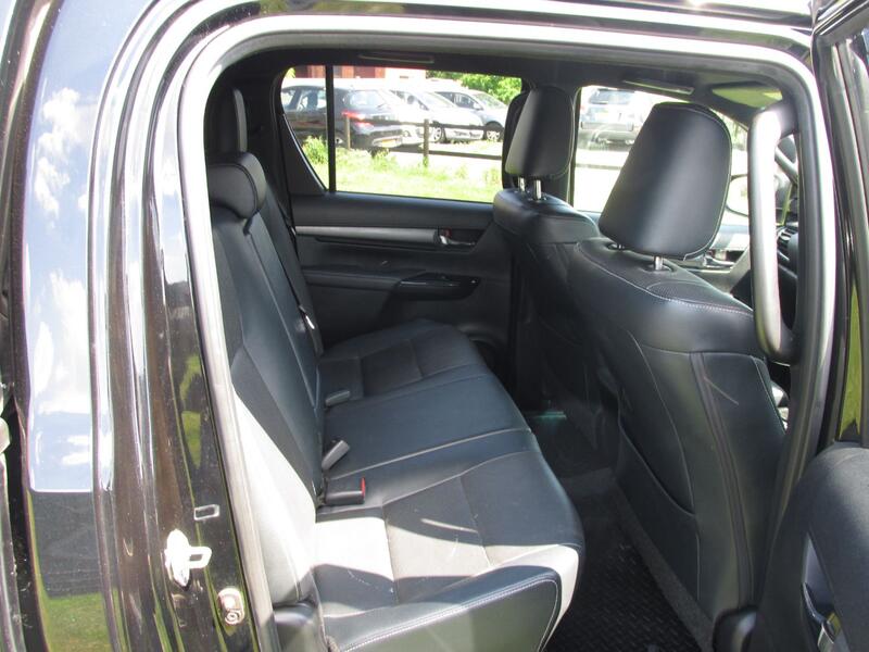 TOYOTA HILUX 2.8 Invincible X D4D 4WD 2021