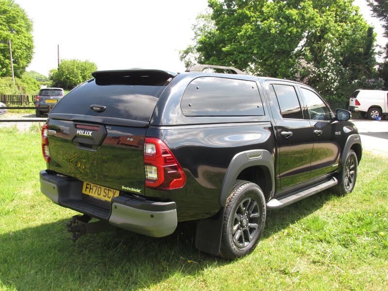 TOYOTA HILUX 2.8 Invincible X D4D 4WD 2021