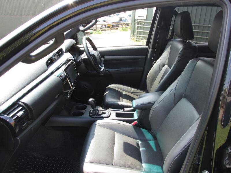 TOYOTA HILUX 2.8 Invincible X D4D 4WD 2021