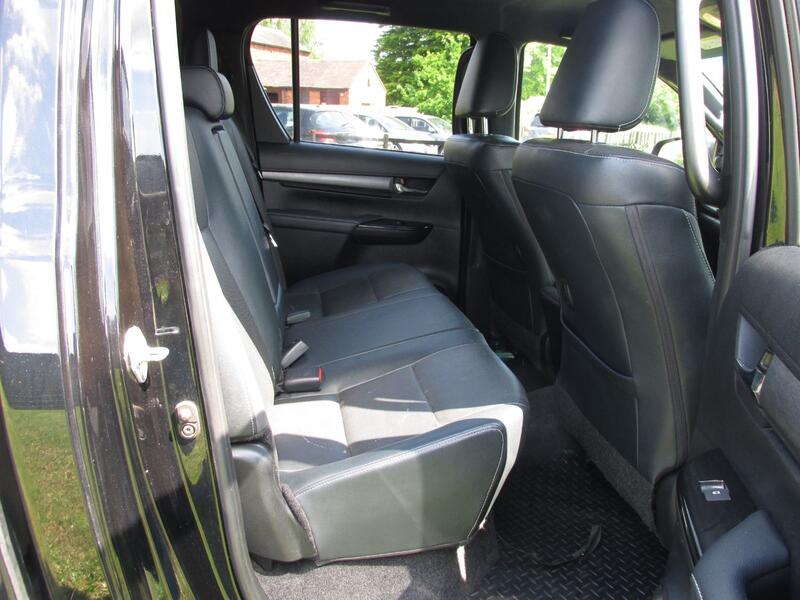 TOYOTA HILUX 2.8 Invincible X D4D 4WD 2021