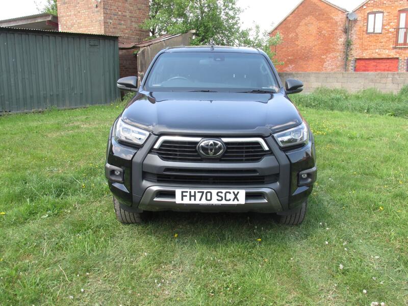 TOYOTA HILUX 2.8 Invincible X D4D 4WD 2021