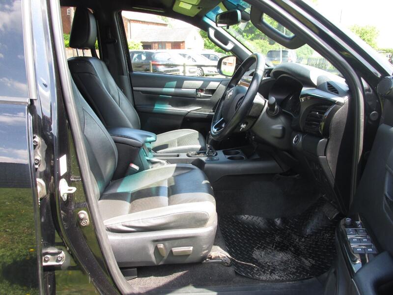 TOYOTA HILUX 2.8 Invincible X D4D 4WD 2021