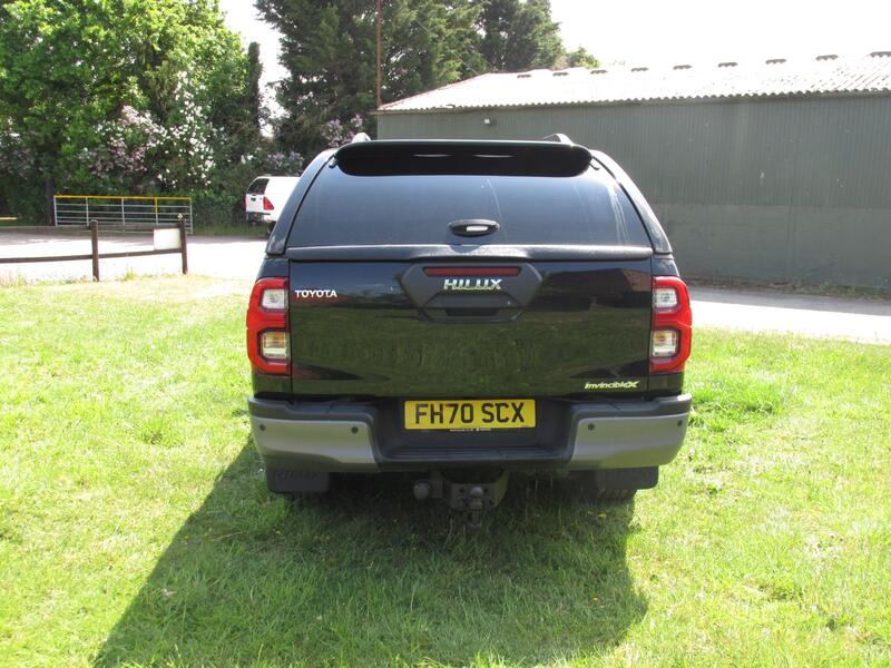 TOYOTA HILUX 2.8 Invincible X D4D 4WD 2021