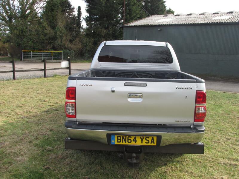 TOYOTA HILUX INVINCIBLE 4X4 D-4D DCB 2014