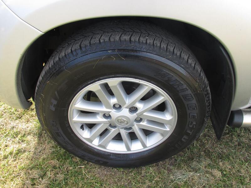 TOYOTA HILUX INVINCIBLE 4X4 D-4D DCB 2014