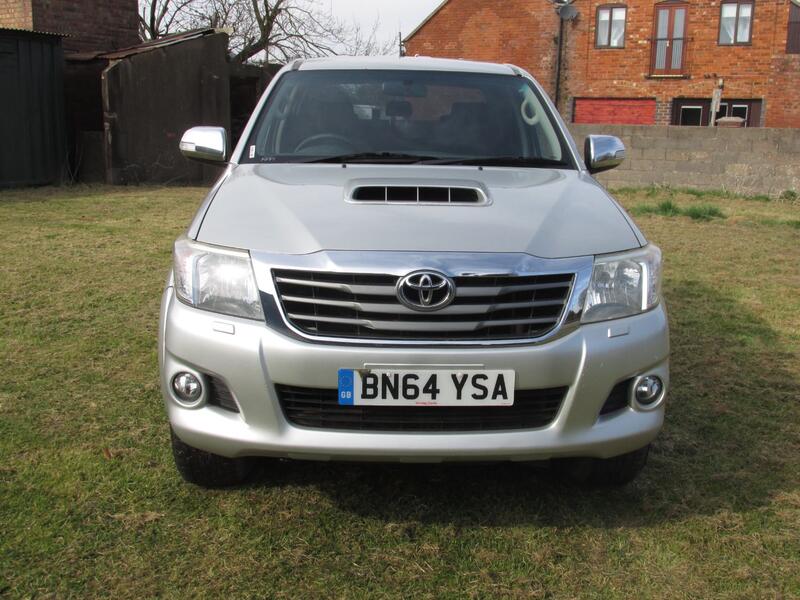 TOYOTA HILUX INVINCIBLE 4X4 D-4D DCB 2014