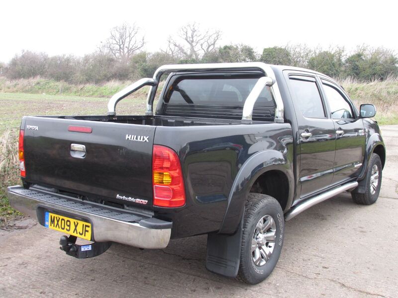 TOYOTA HILUX Invincible 3.0 4X4 D-4D DCB 2009