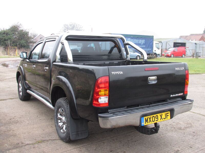 TOYOTA HILUX Invincible 3.0 4X4 D-4D DCB 2009