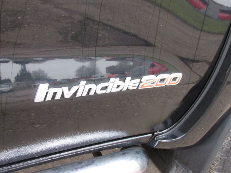 TOYOTA HILUX Invincible 3.0 4X4 D-4D DCB 2009