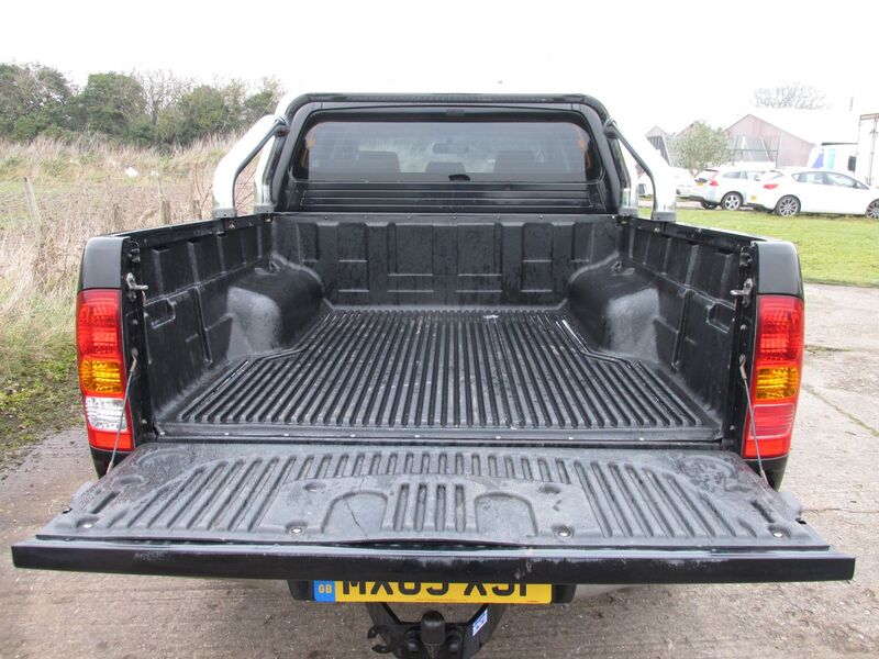 TOYOTA HILUX Invincible 3.0 4X4 D-4D DCB 2009