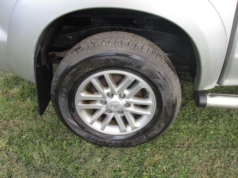 TOYOTA HILUX Invincible 3.0 D4D 4WD 2012