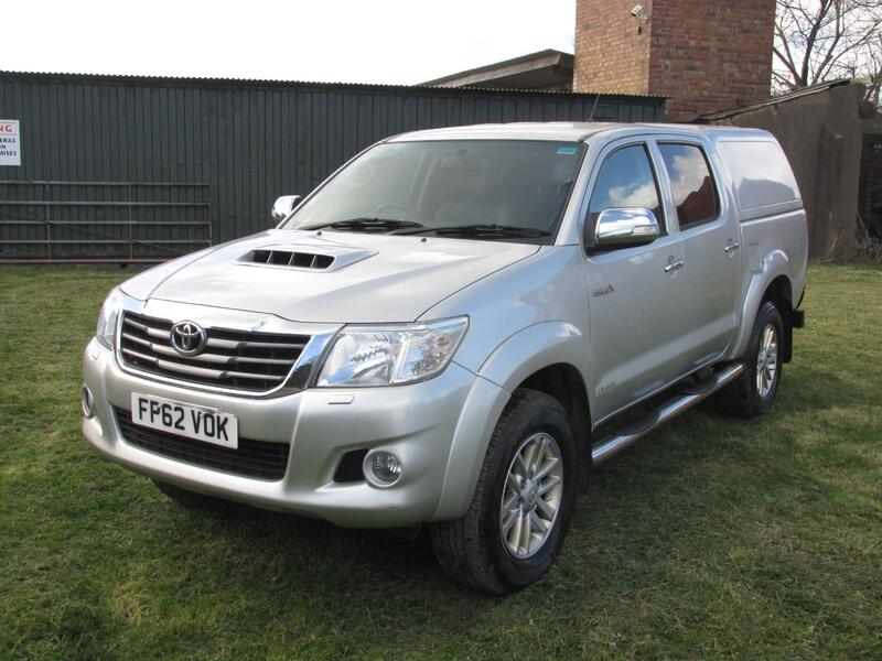 TOYOTA HILUX Invincible 3.0 D4D 4WD 2012