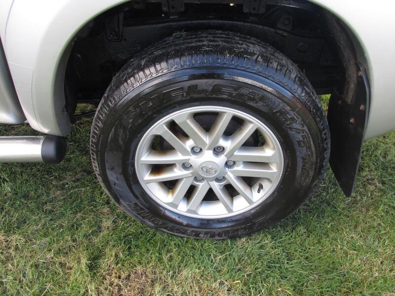 TOYOTA HILUX Invincible 3.0 D4D 4WD 2012
