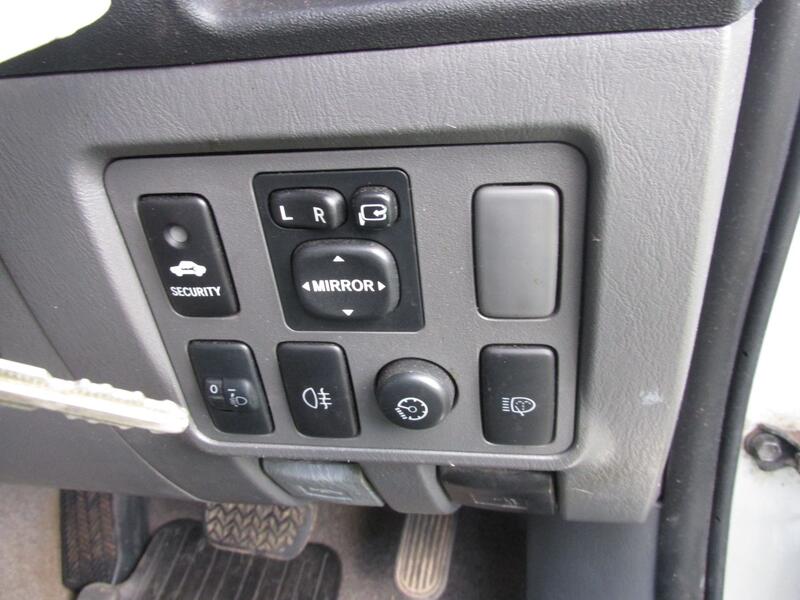 TOYOTA HILUX Invincible 3.0 D4D 4WD 2012