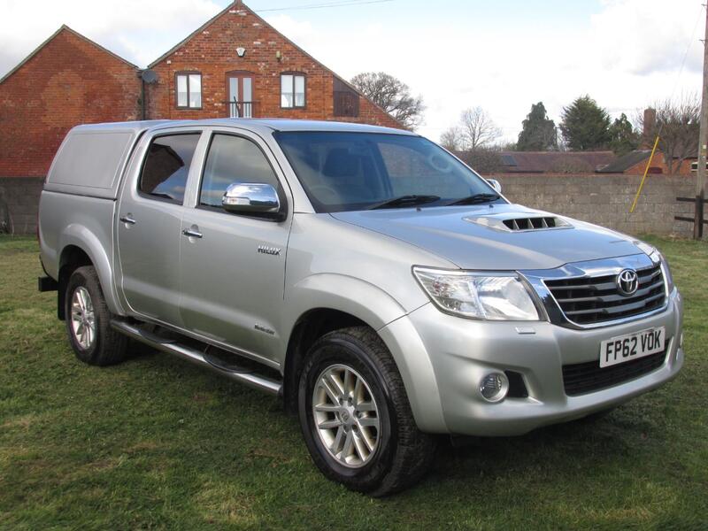 TOYOTA HILUX Invincible 3.0 D4D 4WD 2012