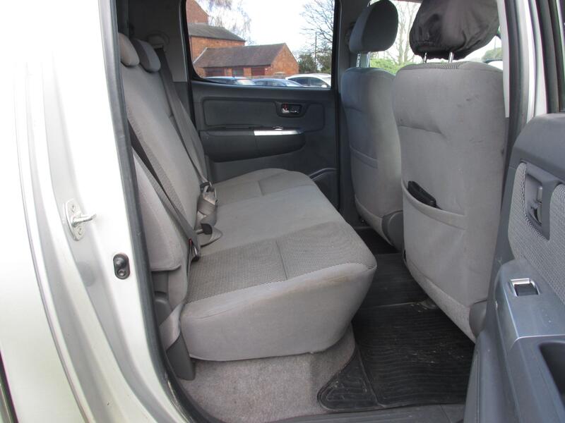 TOYOTA HILUX Invincible 3.0 D4D 4WD 2012