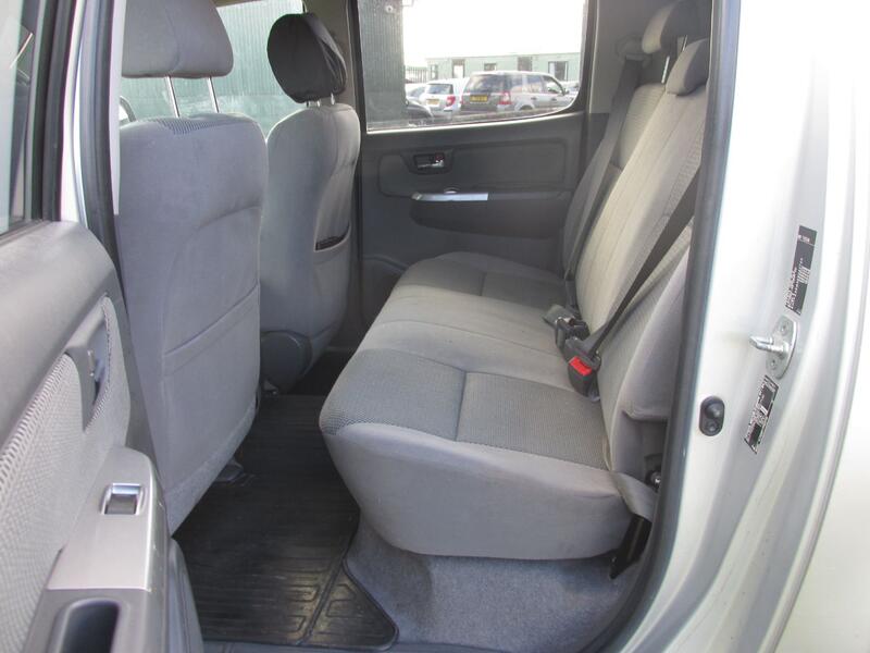 TOYOTA HILUX Invincible 3.0 D4D 4WD 2012