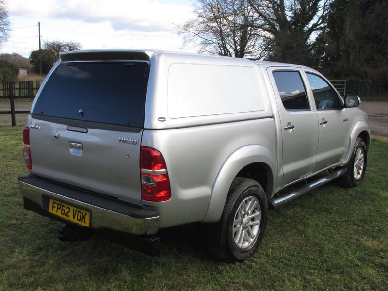 TOYOTA HILUX Invincible 3.0 D4D 4WD 2012