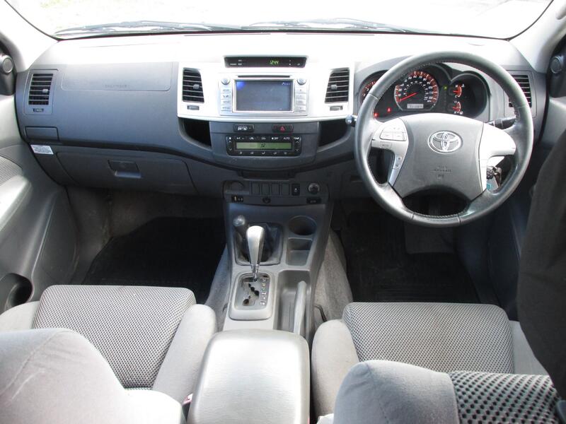 TOYOTA HILUX Invincible 3.0 D4D 4WD 2012