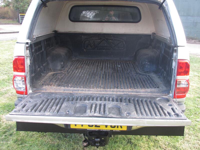 TOYOTA HILUX Invincible 3.0 D4D 4WD 2012