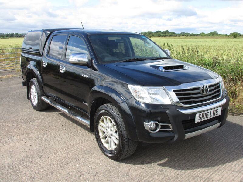 TOYOTA HILUX 3.0 Invincibl D4D 4WD 2016