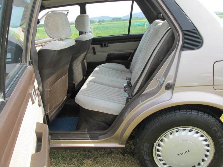 TOYOTA COROLLA 1.3 GL Saloon 1984