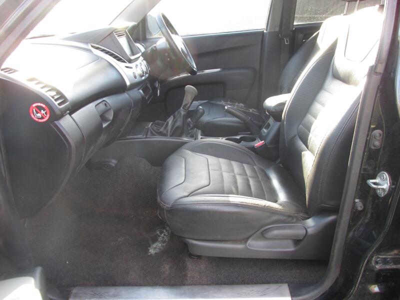 MITSUBISHI L200 2.5 DiD Barbarian 2015