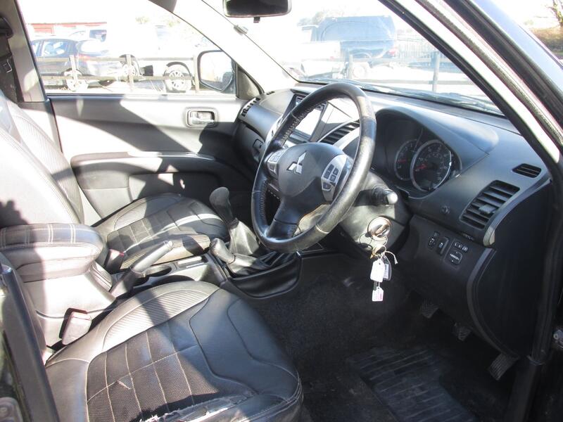 MITSUBISHI L200 2.5 DiD Barbarian 2015