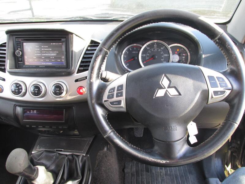 MITSUBISHI L200 2.5 DiD Barbarian 2015